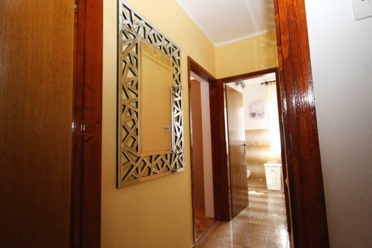 Two Bedroom Apartment, Nice Neighborhood, Free Parking, Wifi Pula Ngoại thất bức ảnh