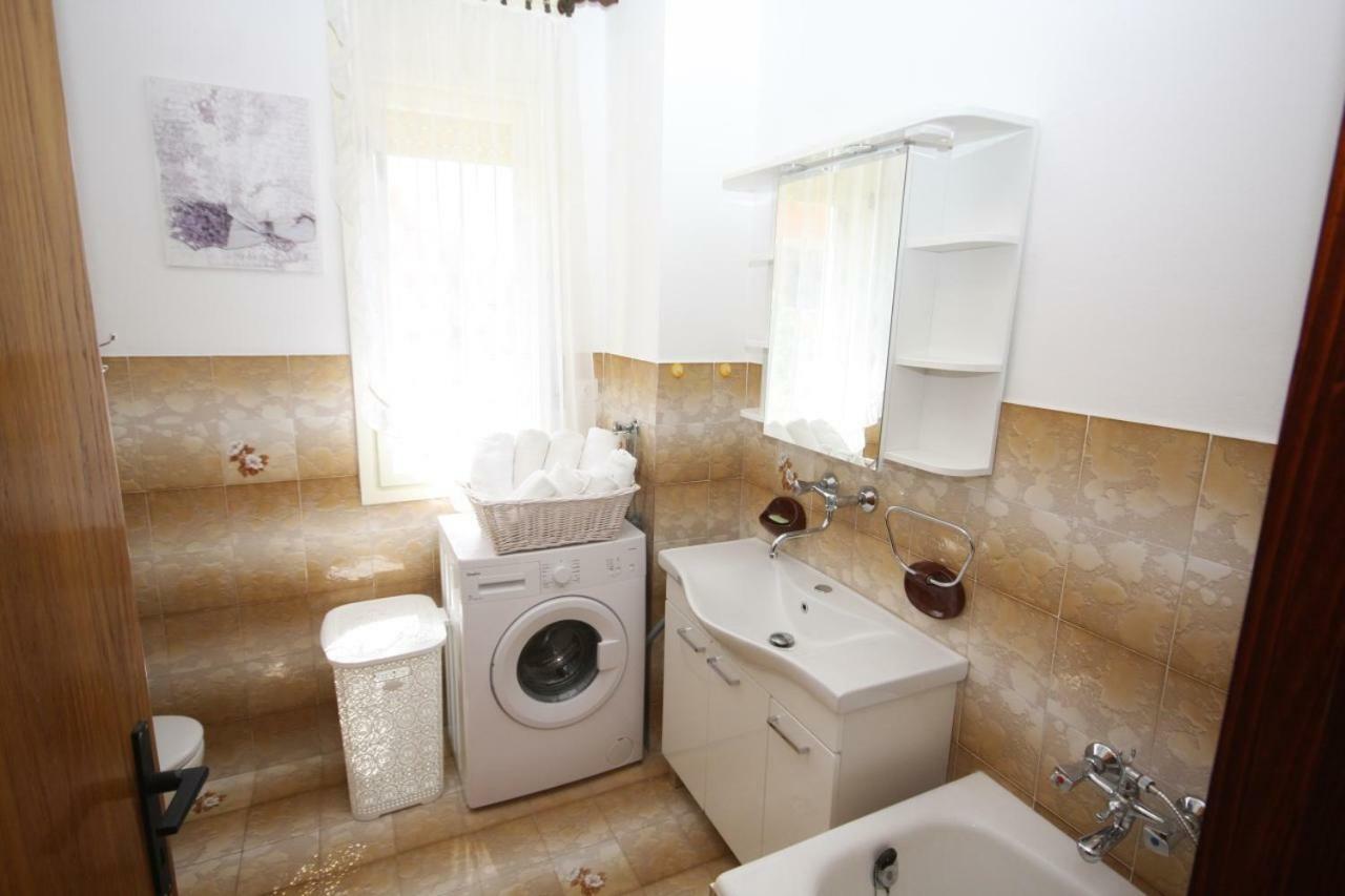 Two Bedroom Apartment, Nice Neighborhood, Free Parking, Wifi Pula Ngoại thất bức ảnh