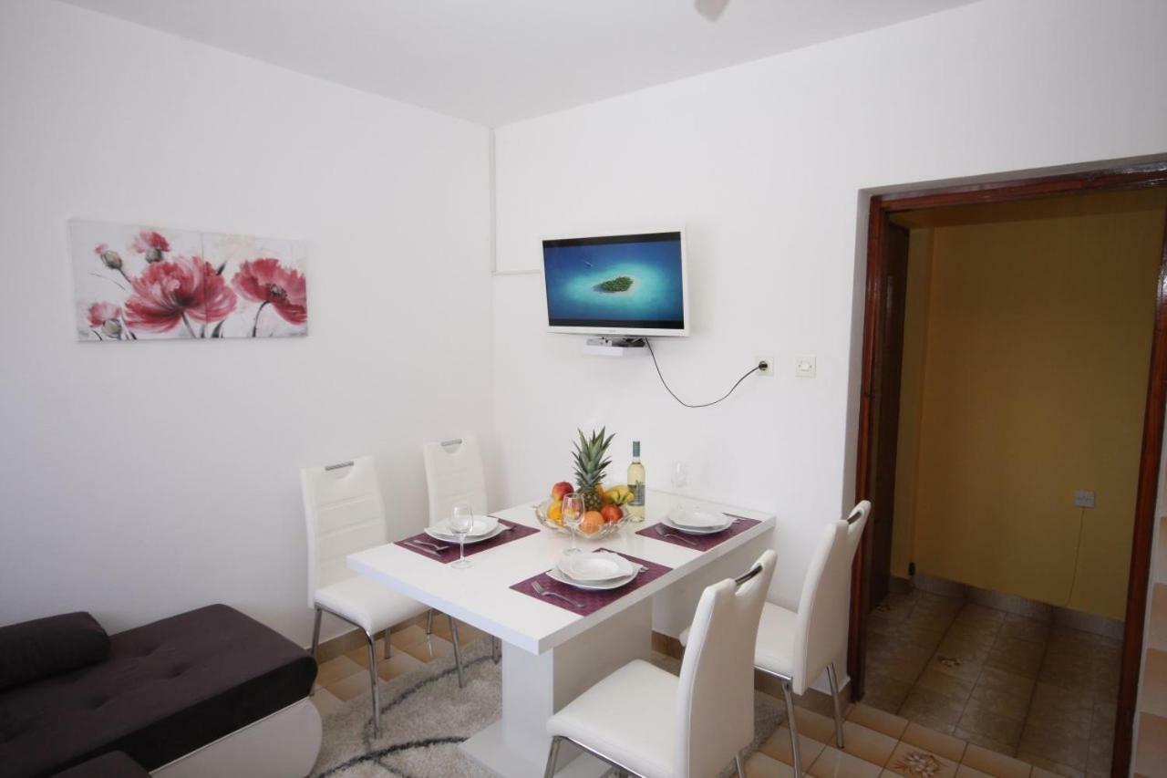 Two Bedroom Apartment, Nice Neighborhood, Free Parking, Wifi Pula Ngoại thất bức ảnh