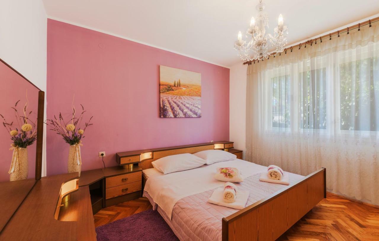 Two Bedroom Apartment, Nice Neighborhood, Free Parking, Wifi Pula Ngoại thất bức ảnh