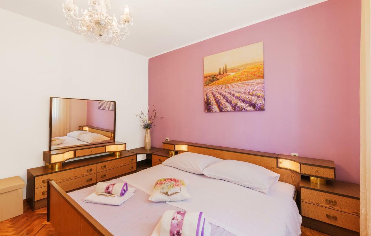 Two Bedroom Apartment, Nice Neighborhood, Free Parking, Wifi Pula Ngoại thất bức ảnh