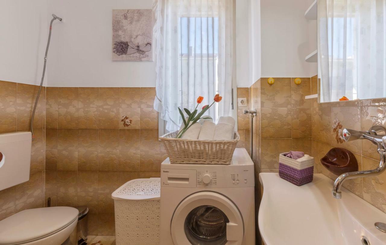 Two Bedroom Apartment, Nice Neighborhood, Free Parking, Wifi Pula Ngoại thất bức ảnh